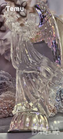 Декоративна стъклена фигура Ангел - със сребриста стойка и сребристи ангелски криле. Размер: 18см, снимка 1 - Декорация за дома - 46435416