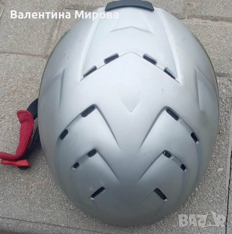 Продавам детска ски каска 