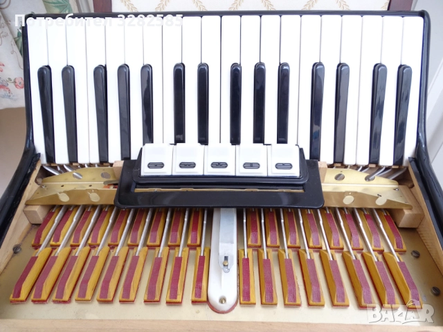 Продавам акордеон Weltmeister 60 баса в отлично състояние, снимка 18 - Акордеони - 51758703