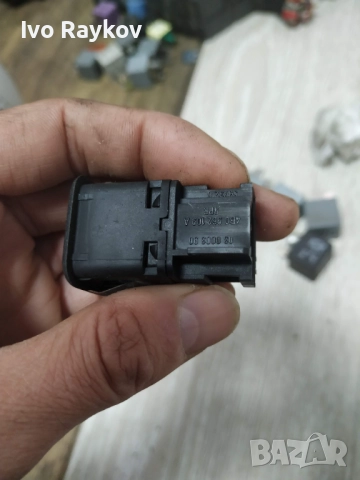 Бутон за деактивиране на ал. система , VW , 4B0962109A, снимка 5 - Части - 52406650