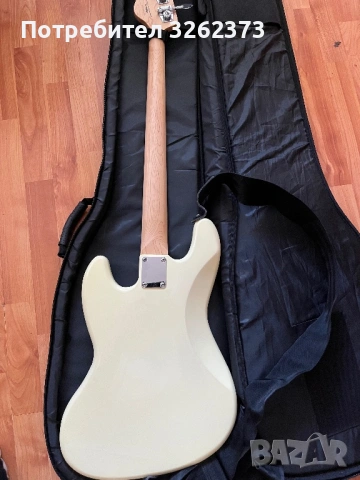 Vintage VJ74 Reissued Maple Fingerboard Jazz бас, снимка 3 - Китари - 53971704