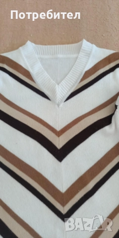 Вълнен пуловер с остро деколте S-М, снимка 4 - Блузи с дълъг ръкав и пуловери - 51852329