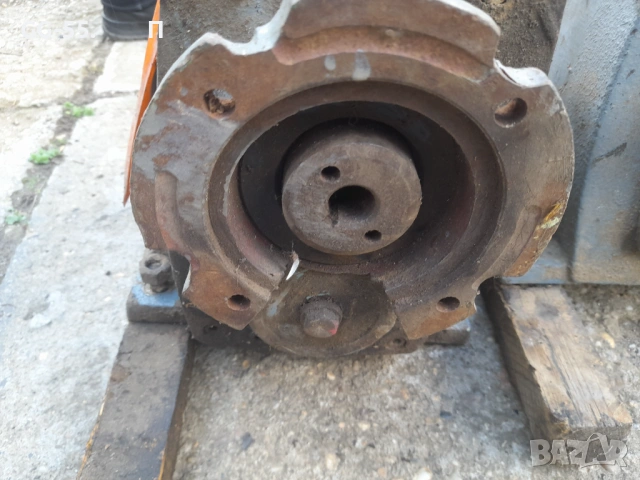 Редуктори, снимка 2 - Други машини и части - 54280551