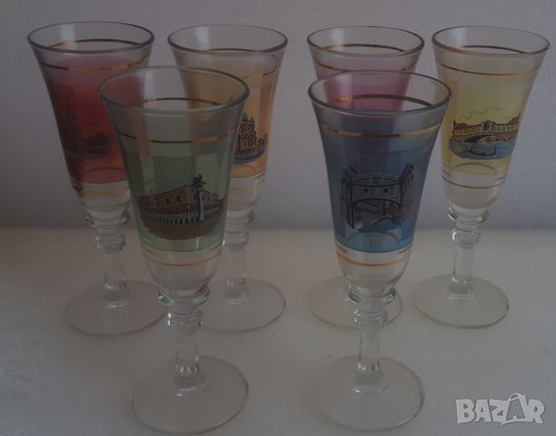 Шест цветни чаши за питиета с различни рисунки на Венеция