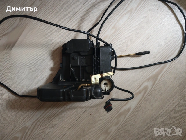 Предна лява (шофьорска) брава за Mercedes Benz W203, снимка 2 - Части - 53926111