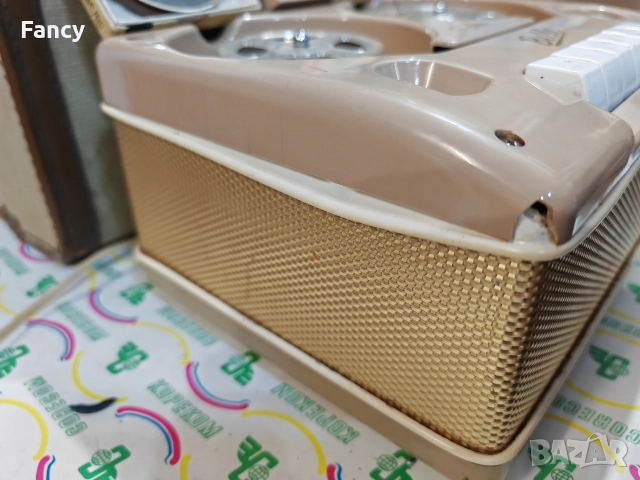 Лампов магнетофон Sound Belle , снимка 9 - Други ценни предмети - 52674870