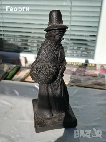 Статуетка стара жена, снимка 6 - Антикварни и старинни предмети - 50098599