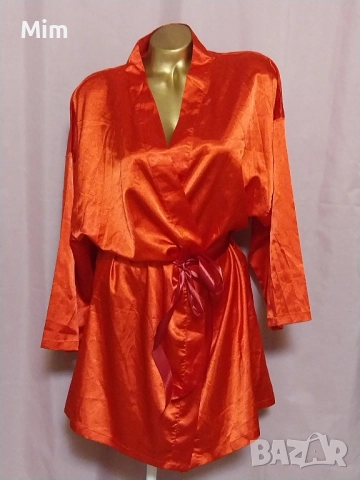 М/L Червен, сатенен ,къс халат , снимка 4 - Нощници - 52461733