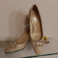 Продавам официални бежови обувки Gio и дамска чанта, снимка 1 - Дамски елегантни обувки - 45483144