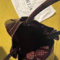 Оригинална италианска кожена чанта марка Furla, снимка 2 - Чанти - 45777439