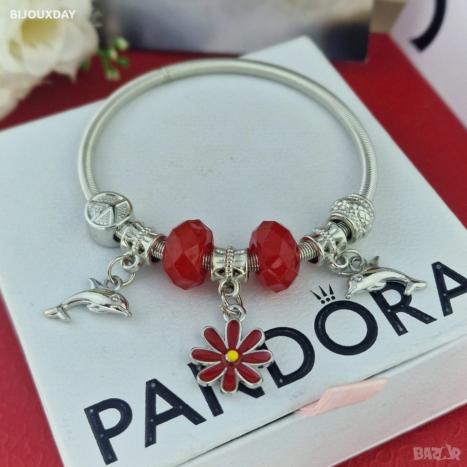 дамска гривна с червено цвете маргаритка от медицинска стомана, снимка 1