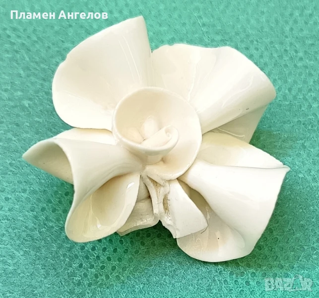 Стара Българска порцеланова брошка. , снимка 1