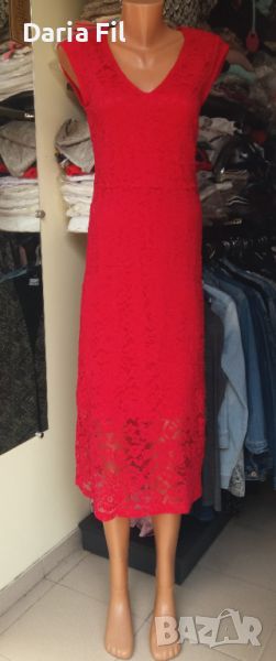Дълга червена дантелена рокля с остро деколте , снимка 1