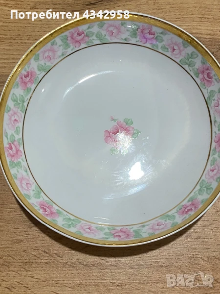 Burg Lindau. 1950 г. Чиния с рози., снимка 1