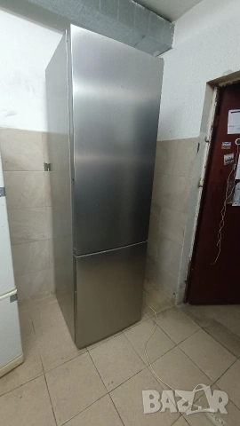 Хладилник с фризер BOSCH, снимка 3 - Хладилници - 53218762