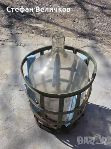 Голяма стъклена дамаджана 50л в метална клетка, снимка 2 - Колекции - 54108013