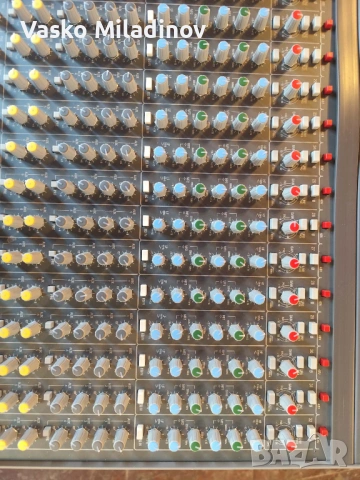   Allen Heath GL 2200 32/4/2+ кейс, снимка 4 - Ресийвъри, усилватели, смесителни пултове - 27101280