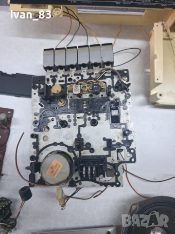 Радиокасетофон Hitachi trk 8010e, снимка 7 - Радиокасетофони, транзистори - 53591112