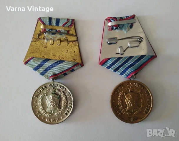 Два медала За 10 и 15 години вярна служба на народа МВР., снимка 6 - Антикварни и старинни предмети - 51103446