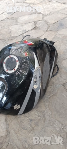 резервоар Suzuki GSXR 1000 K3 K4, снимка 7 - Части - 51615435