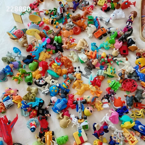 Киндер играчки, снимка 2 - Фигурки - 49966764