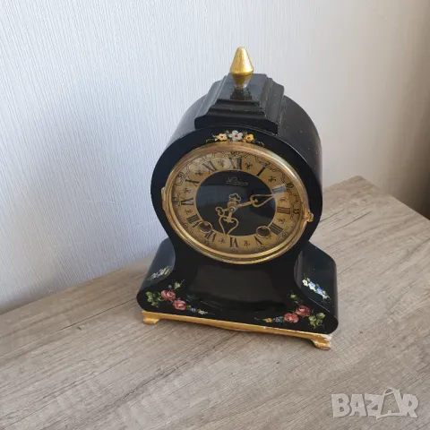 Механичен настолен швийцарски часовник ръчно рисуван, снимка 2 - Антикварни и старинни предмети - 49698195