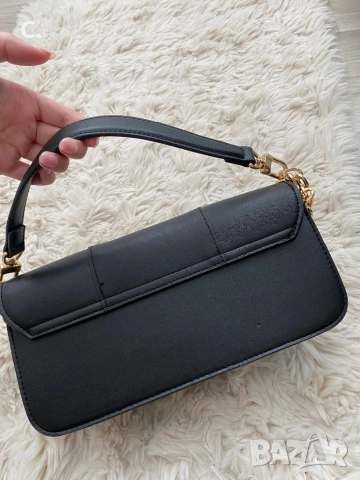 Дамска чанта, снимка 2 - Чанти - 54089632