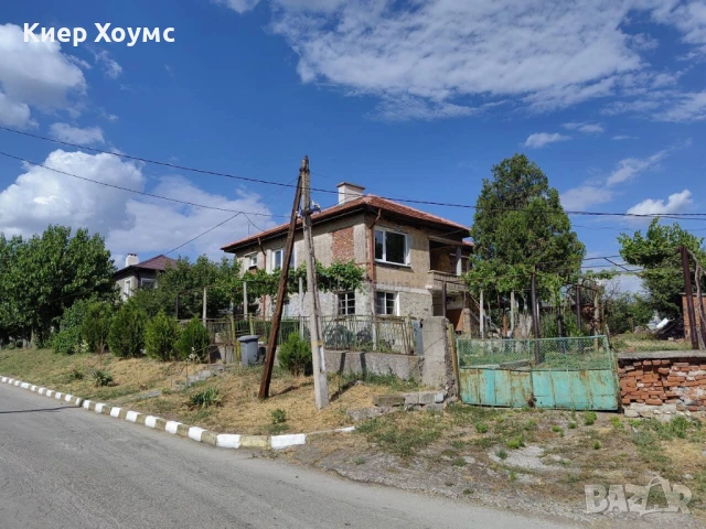 Продавам двуетажна къща в село Бряст общ.Димитровград, снимка 5 - Къщи - 51191264