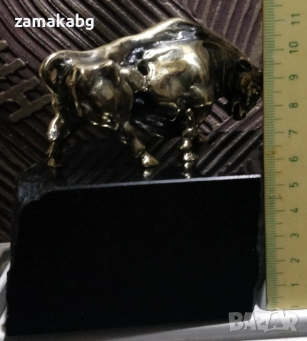 Бронзова пластика бик с поставка естествен камък черен гранит, снимка 5 - Статуетки - 53810994