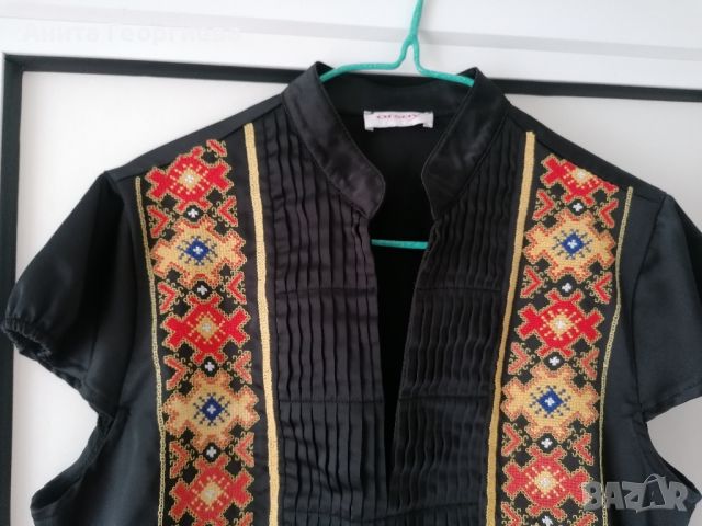 Ръчно бродирани дамски блузи с мотиви от български шевици , снимка 4 - Ризи - 28875910