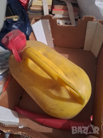 Пластмасова туба с капачка, снимка 2 - Други стоки за дома - 51612239