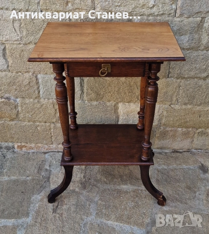 Винтидж помощна масичка с чекмедже