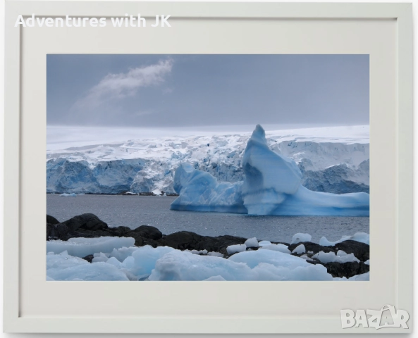 Авторски фотопринт Айсберги в бяла рамка с паспарту 40x50 см