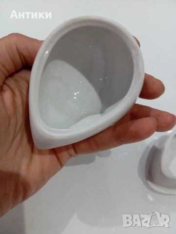 Стара порцеланова кутия за бижута маркирана , снимка 4 - Антикварни и старинни предмети - 52553717