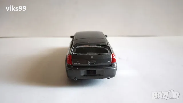 2006 Dodge Magnum RT Bburago - Мащаб 1:43, снимка 3 - Колекции - 48812598