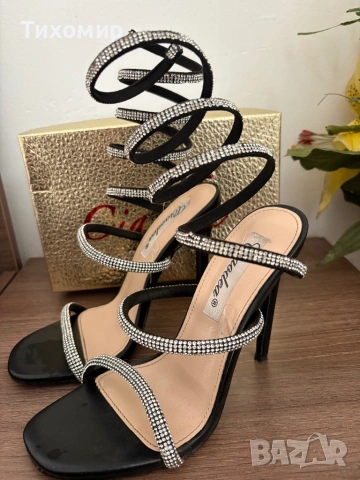 Елегантни дамски сандали на ток с камъчета – нови, снимка 3 - Дамски елегантни обувки - 53505549