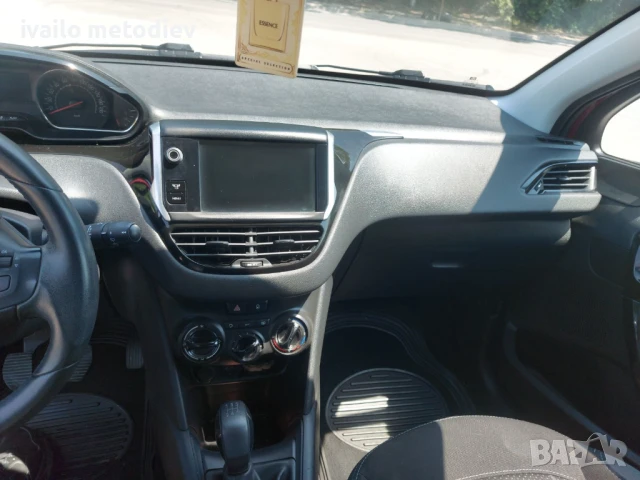 Peugeot 208 1.2 бензин 82к.с  2013г., снимка 10 - Автомобили и джипове - 50821475