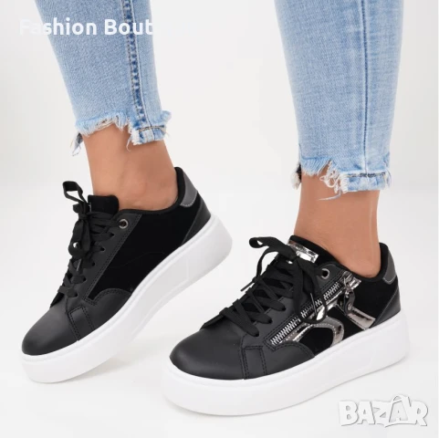 Дамски кожени маратонки с бяла подметка