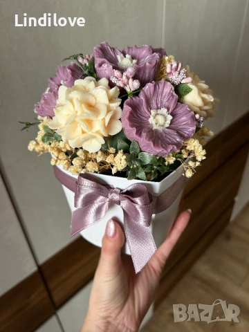 Букет от восъчни цветя, снимка 2 - Декорация за дома - 53885051