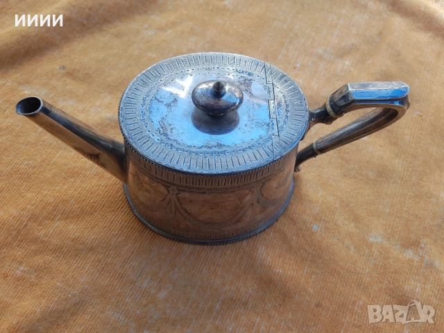 Посребрен чайник 