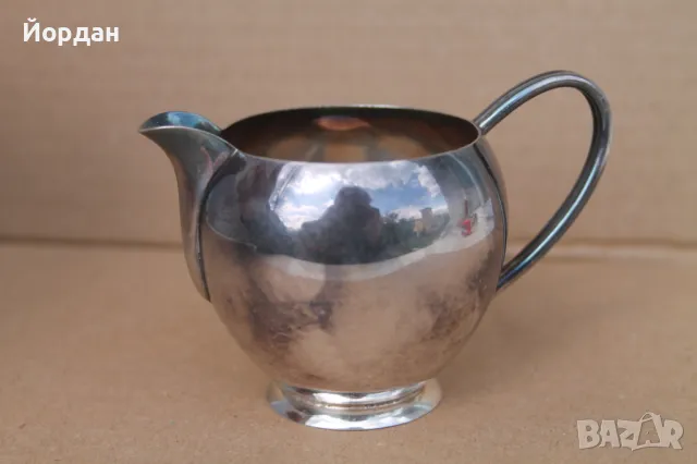 Английска сребърна кана за мляко