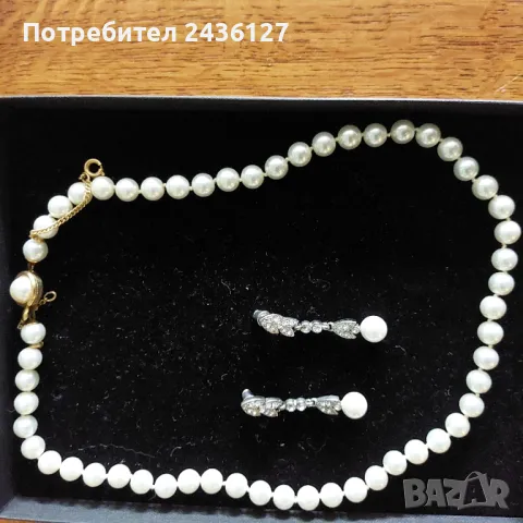 Комплект колие и обеци бели перли