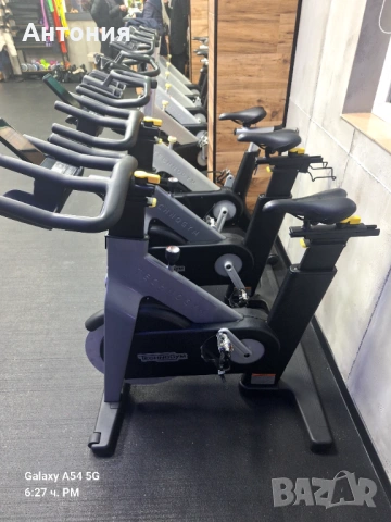 Technogym Group Cycle D92 Connect!4бр Spinning Bike!, снимка 2 - Фитнес уреди - 53845042
