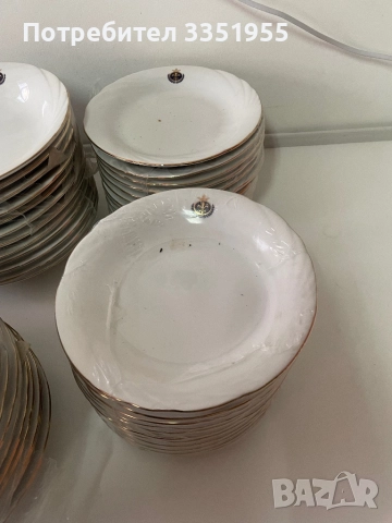 Сервиз за хранене костен порцелан, снимка 2 - Сервизи - 52849561