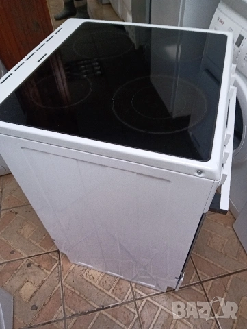 Свободно стояща печка с керамичен плот Gorenje с две години гаранция!, снимка 3 - Печки, фурни - 53039594