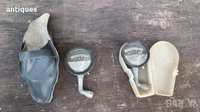 Два броя стари манометри за измерване на налягане на гумите , снимка 1