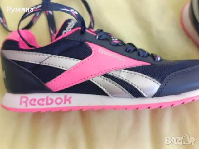 Страхотни Reebok , снимка 1 - Детски обувки - 47610637