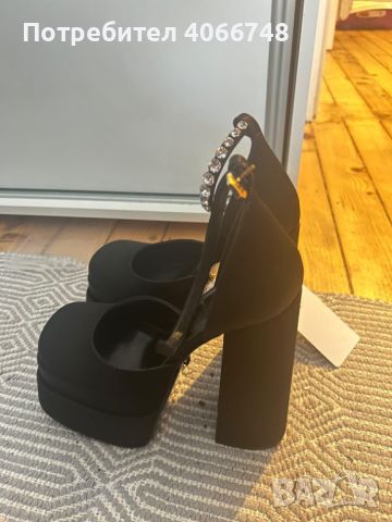 НОВИ ОРИГИНАЛНИ VERSACE WOMENS MEDUSA AEVITAS PLATFORM SANDAL BLACK EU НЕ СА НОСЕНИ НИТО ВЕДНЪЖ! ПЕР, снимка 2 - Дамски обувки на ток - 45286001