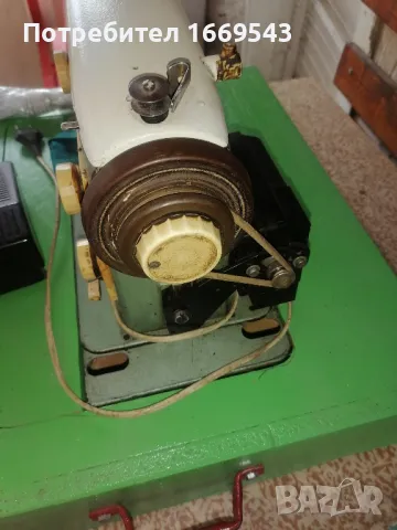 немска ретро шевна машина-Naumann, снимка 8 - Шевни машини - 49996650