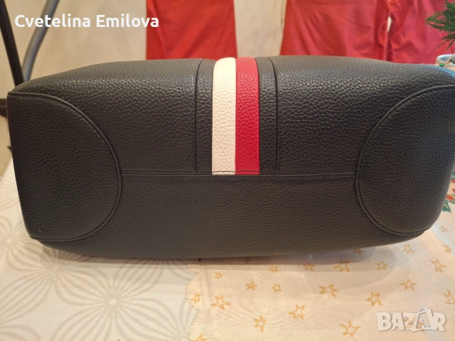 Дамска чанта Tommy Hilfiger , снимка 2 - Чанти - 53017660
